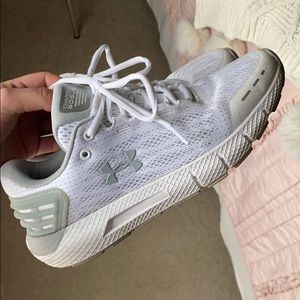 Under armor rogue sneakers